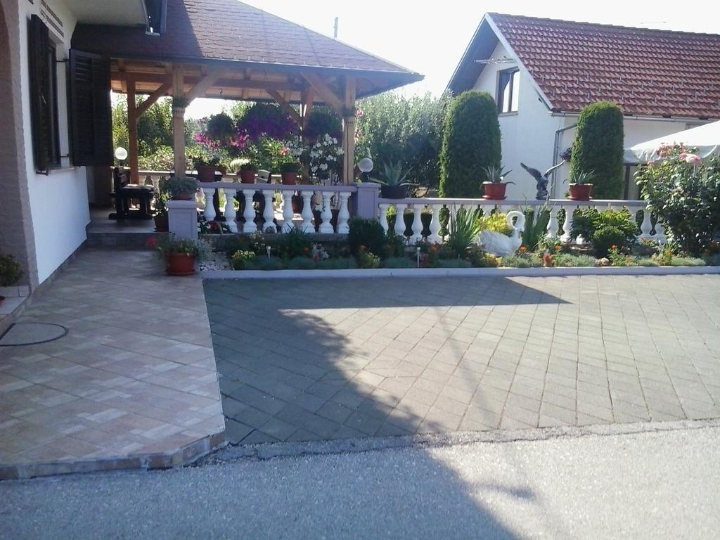 Guesthouse Tomas Čatrnja Zewnętrze zdjęcie