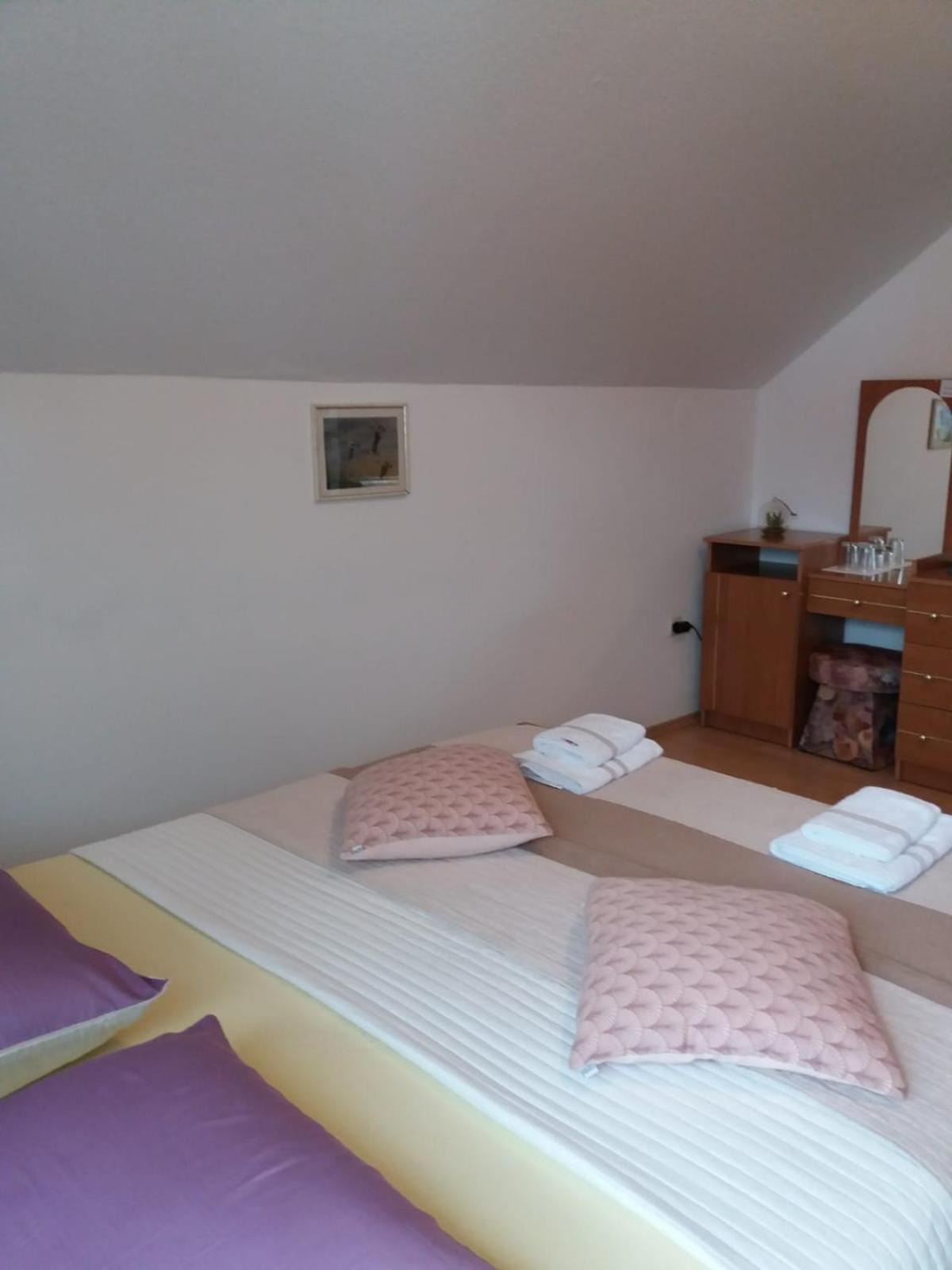 Guesthouse Tomas Čatrnja Zewnętrze zdjęcie
