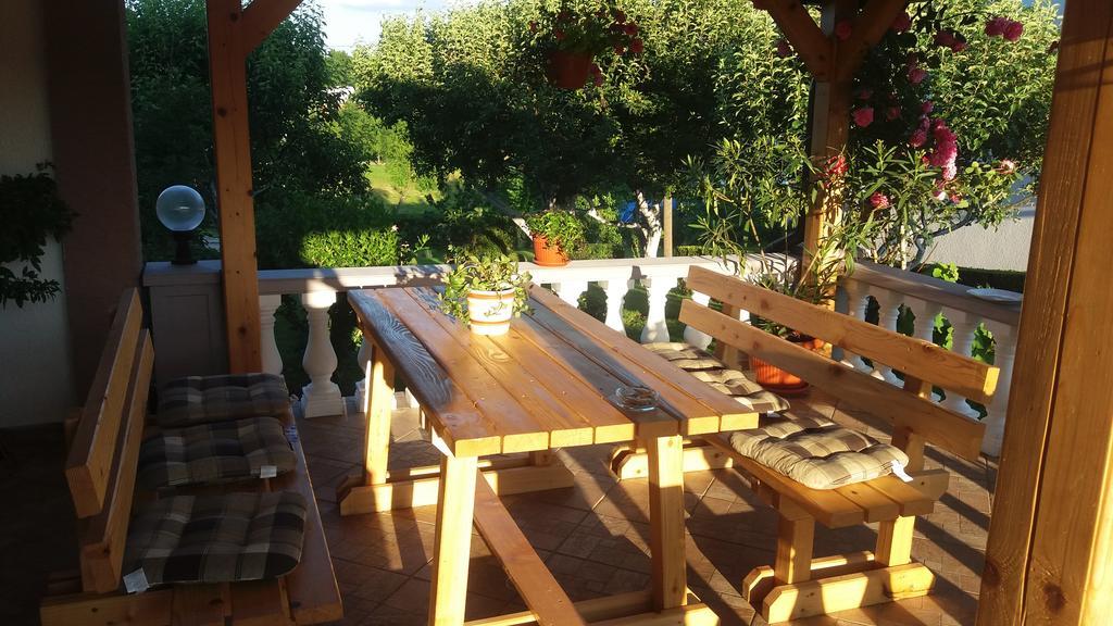Guesthouse Tomas Čatrnja Zewnętrze zdjęcie