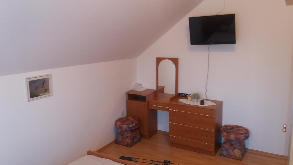 Guesthouse Tomas Čatrnja Zewnętrze zdjęcie