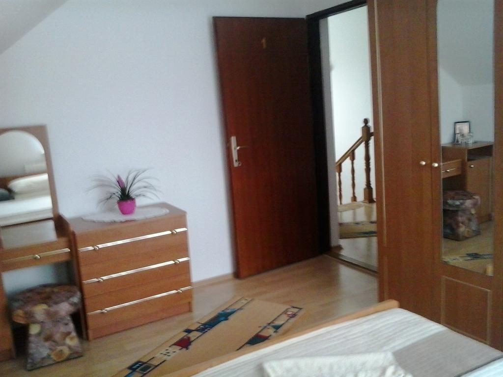 Guesthouse Tomas Čatrnja Zewnętrze zdjęcie